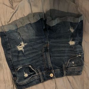 hollister jean shorts size 3